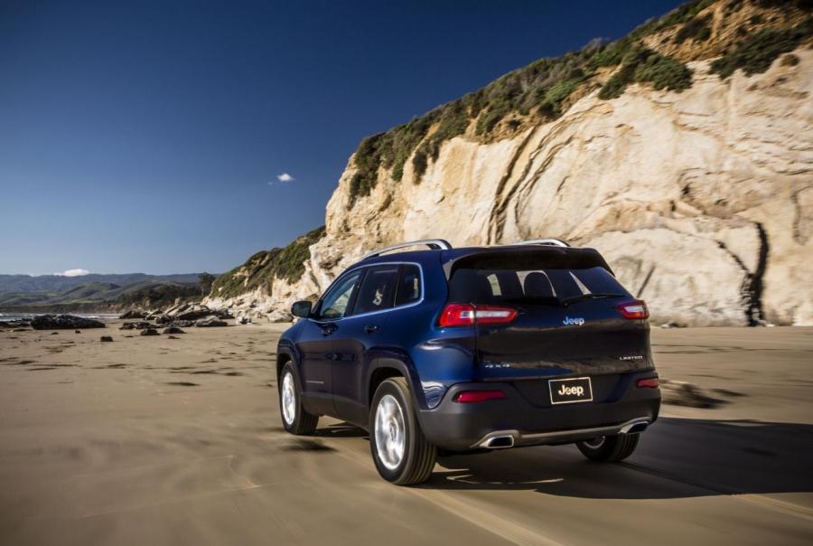  Jeep Cherokee Limited 2014 года  (фото 2 из 29)